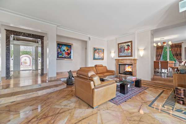 EXCEPTIONAL PROPERTY IN EPALINGESimage3