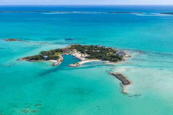 Crown Pigeon Island & Cays, Harbour Island, ELimage2