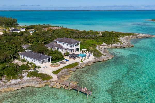 Crown Pigeon Island & Cays, Harbour Island, ELimage 1